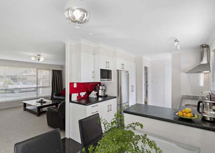  at 6 Humphries Place, Awapuni, Palmerston North