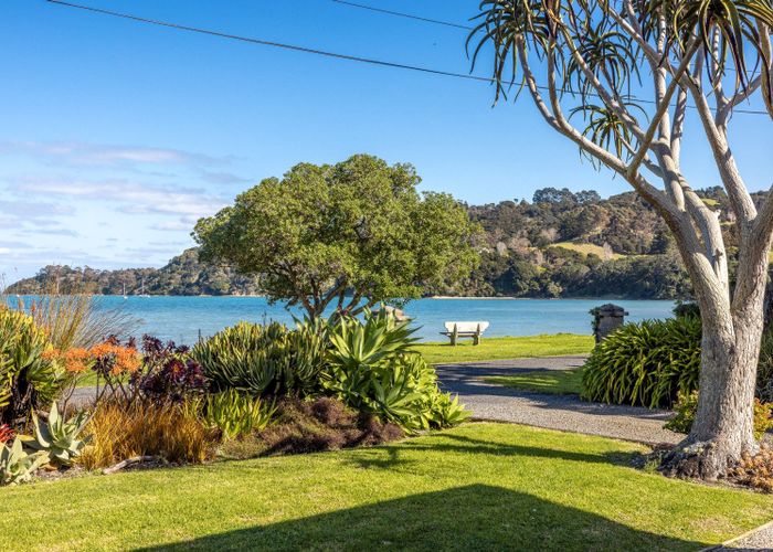  at 18 The Esplanade, Oneroa, Waiheke Island, Auckland