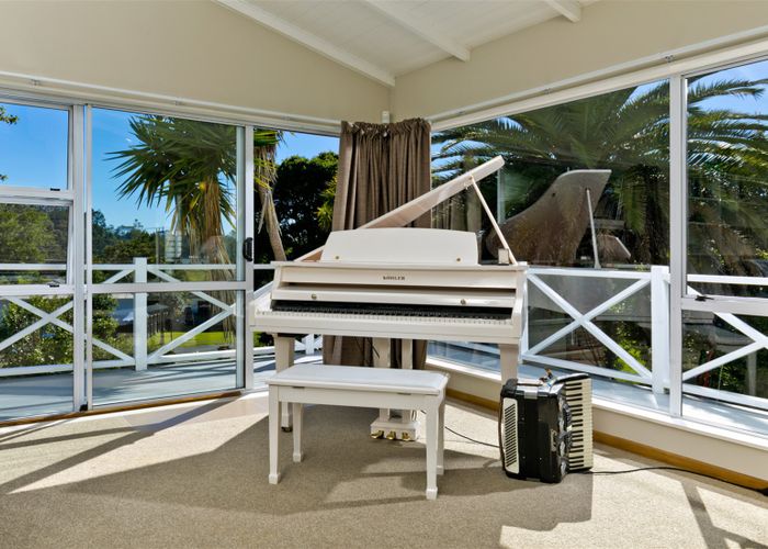  at 23 Grassmere Road, Henderson Valley, Auckland