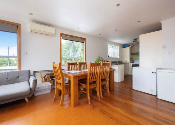  at 10 Merchant Avenue, Te Atatu South, Waitakere City, Auckland