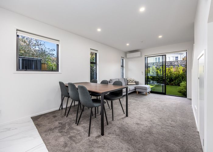  at 11/10 Fathom Place, Te Atatu Peninsula, Waitakere City, Auckland