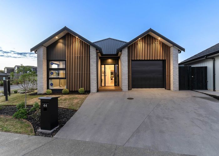  at 44 Arohaina Avenue, Karaka, Franklin, Auckland