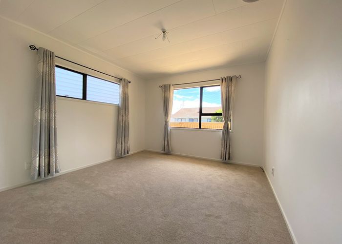  at 49 Meadowood Drive, Unsworth Heights, North Shore City, Auckland