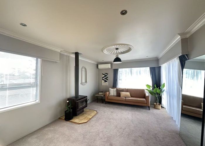  at 10 Granville Dr, Massey, Waitakere City, Auckland