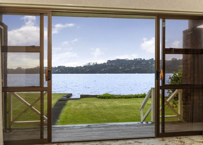  at 64 The Terrace, Herald Island, Waitakere City, Auckland
