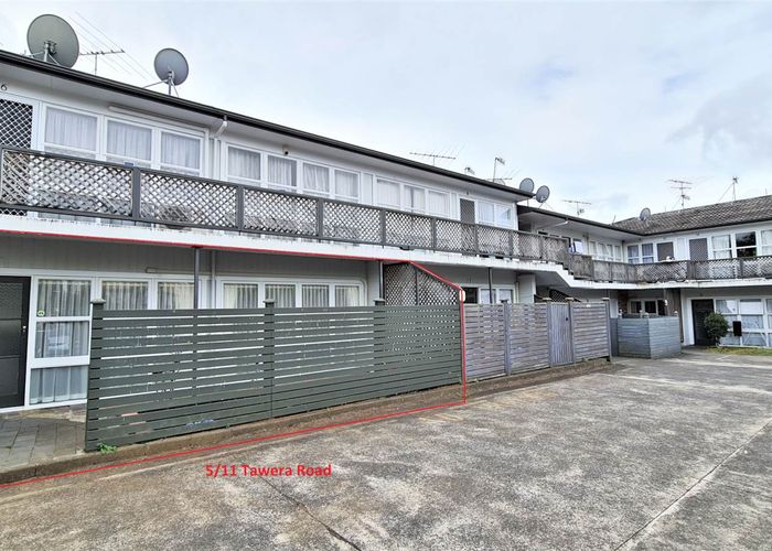 at 5/11 Tawera Road, Greenlane, Auckland