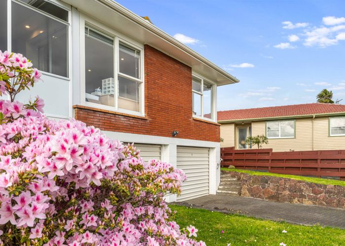  at 9 Ellison Place, Pakuranga Heights, Manukau City, Auckland