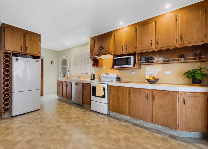  at 137 Pinehaven Road, Pinehaven, Upper Hutt