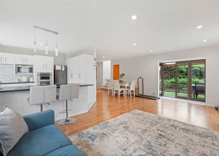  at 6  Majesty Place, Half Moon Bay, Manukau City, Auckland