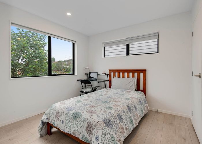  at 57D Hogans Road, Glenfield, Auckland
