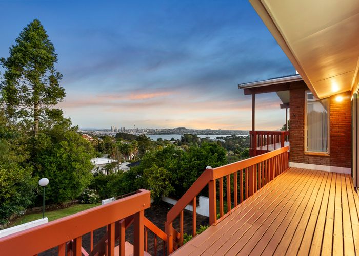  at 6 Chelsea View Drive, Chatswood, North Shore City, Auckland