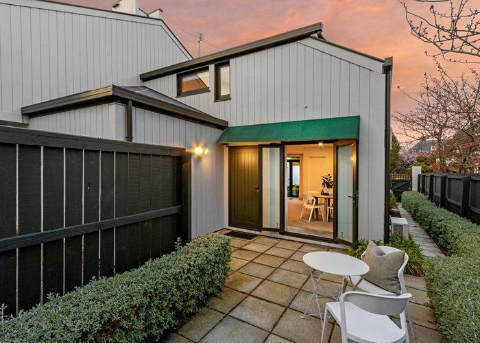  at 8/142 Rugby Street, Merivale, Christchurch