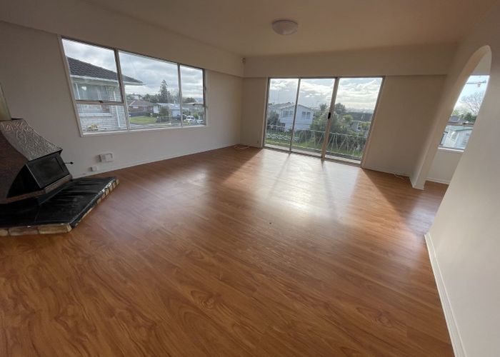 at 10 Bodi Place, Te Atatu South, Auckland