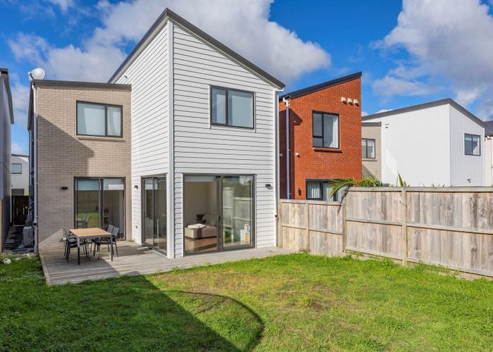  at 27 Coast Garden Drive, Hobsonville, Waitakere City, Auckland