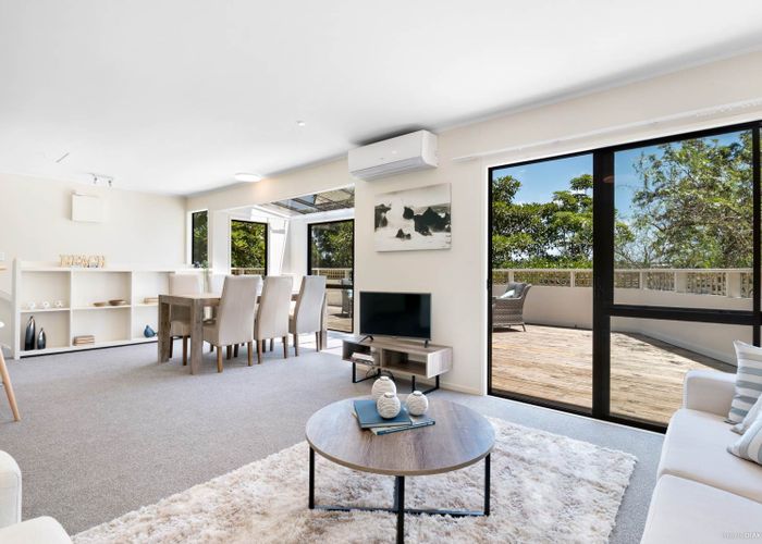  at 73 Arran Road, Browns Bay, Auckland