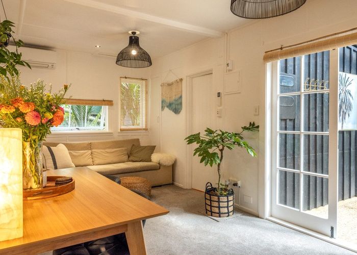 For sale 9 Palm Road, Palm Beach, Waiheke Island, Auckland homes.co.nz