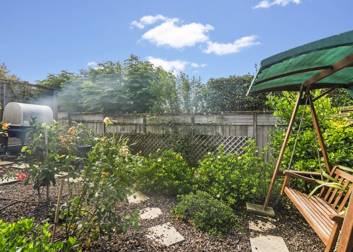  at 8A Hauraki Crescent, Pinehill, Auckland