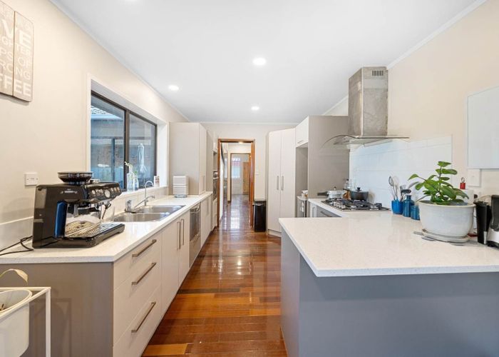  at 7 Mark Edward Drive, Half Moon Bay, Auckland