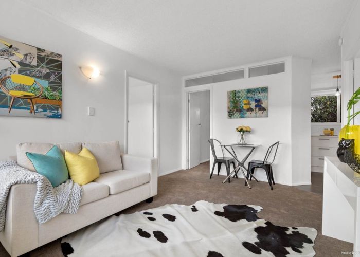  at 9/29 Fairview Road, Mount Eden, Auckland City, Auckland