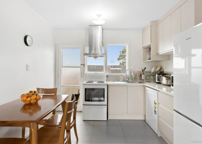  at 3/21 Frost Road, Mount Roskill, Auckland