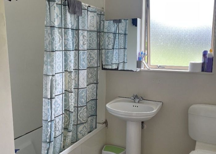  at 52 Amberley Avenue, Te Atatu South, Auckland