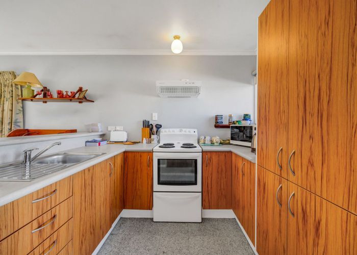  at 2445 Tarata Road, Inglewood