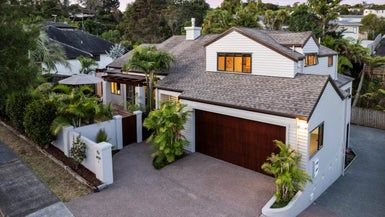  at 9 Nottingham Place, Northcross, Auckland