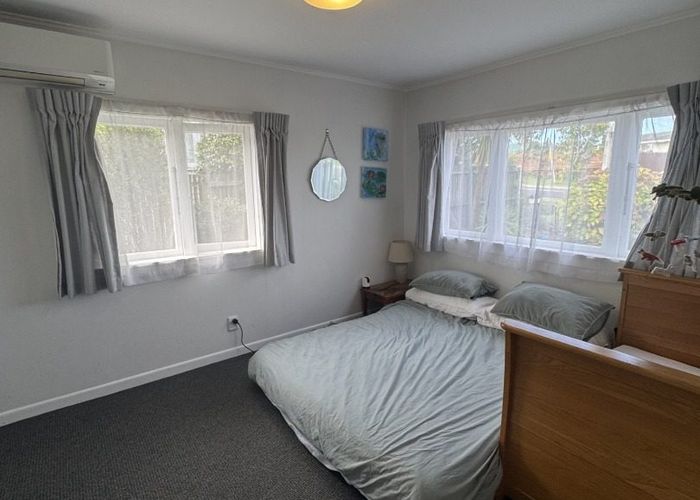  at 1/245 Sturges Rd, Henderson, Waitakere City, Auckland