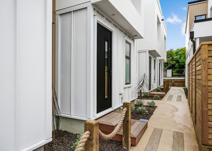  at 11/10 Pascoe Avenue , Paremata, Porirua, Wellington