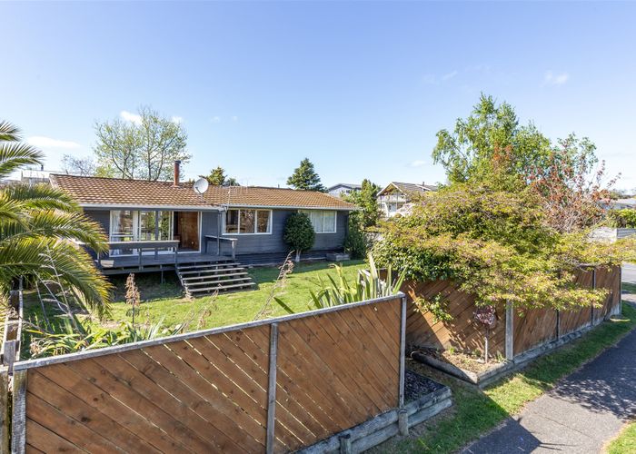  at 2 Hyde Avenue, RICHMOND HEIGHTS, TAUPO