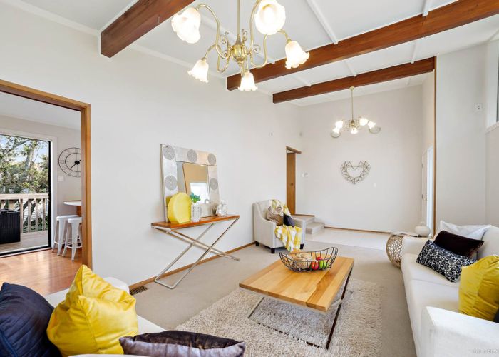  at 11 Mchardy Place, Glenfield, Auckland