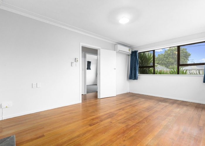  at 6 Coles Place, Manurewa, Manukau City, Auckland