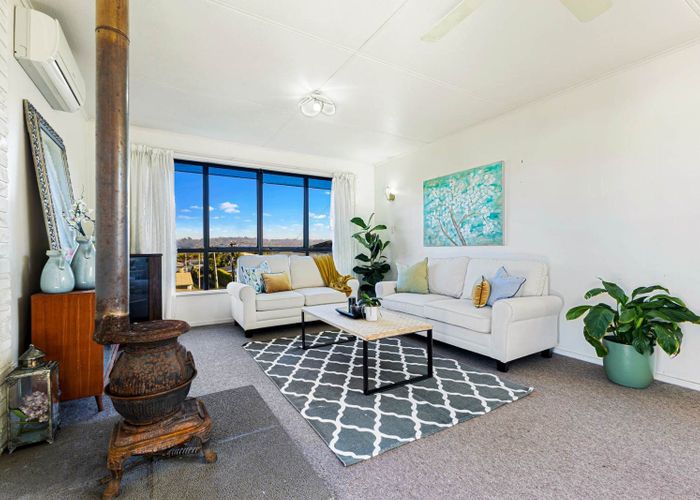  at 6 Sullivan Avenue, Mangere Bridge, Auckland