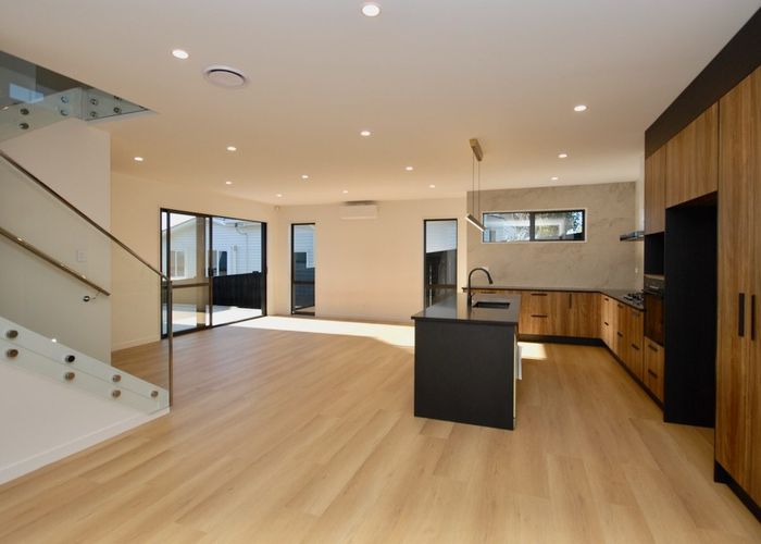  at 9 Arran Road, Browns Bay, North Shore City, Auckland