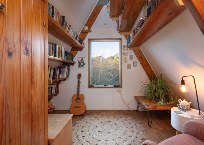  at 122 Candia Road, Henderson Valley, Auckland