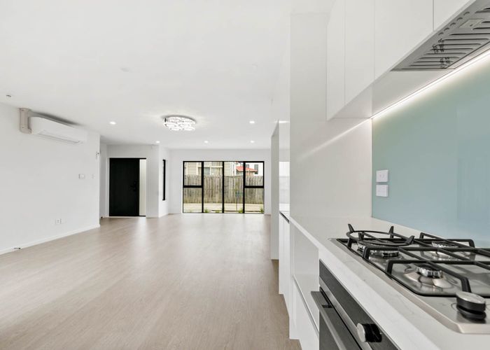  at 90B Seymour Road, Sunnyvale, Waitakere City, Auckland