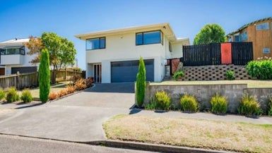  at 46 Hicks Crescent, Waikanae Beach, Waikanae