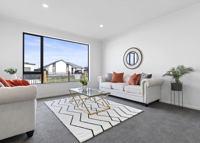  at 2 Sydney Place, Flagstaff, Hamilton