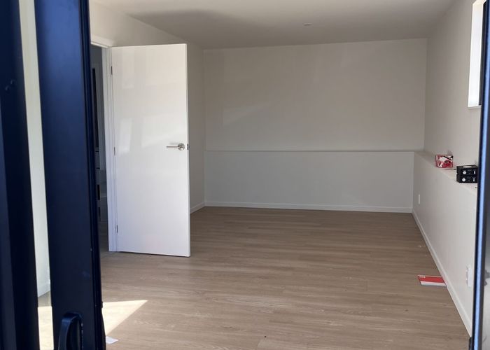  at 1 Loughanure Place, Massey, Waitakere City, Auckland