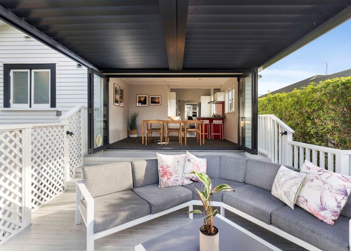  at 14 Sunny Brae Crescent, Westmere, Auckland
