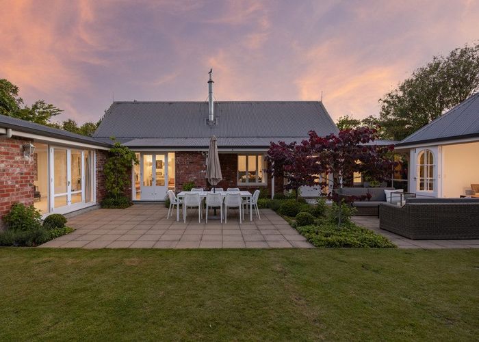  at 40 Weka Street, Fendalton, Christchurch