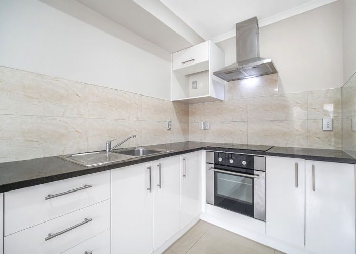  at 5 Wallson Crescent, City Centre, Manukau City, Auckland