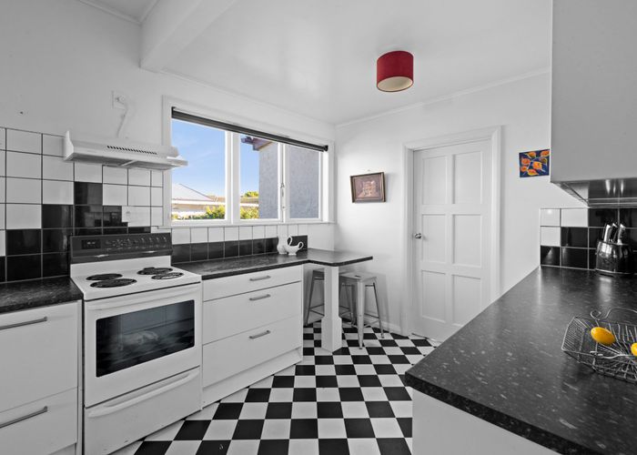  at 43 Douglas Mclean Avenue, Marewa, Napier