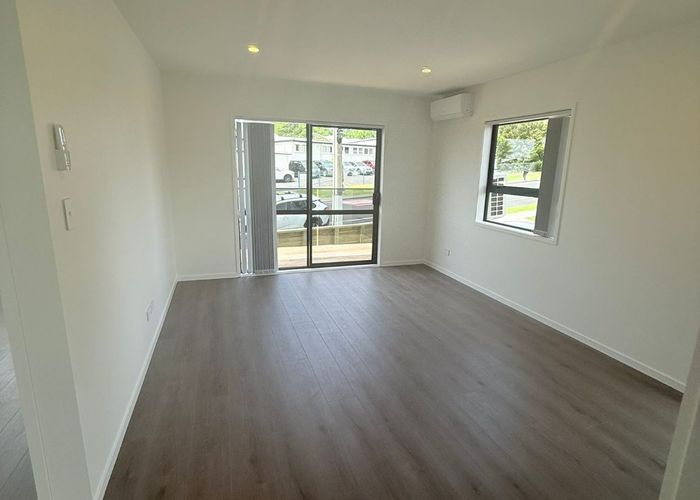  at 128 Birkdale Road, Birkdale, Auckland