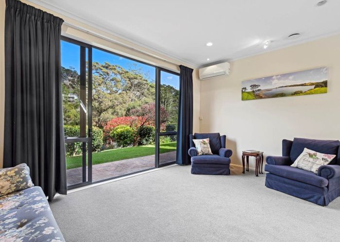  at 8 Centaur Close, Albany, Auckland