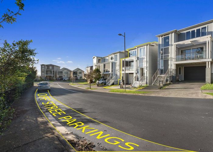  at 6 Fernly Rise, Flat Bush, Manukau City, Auckland