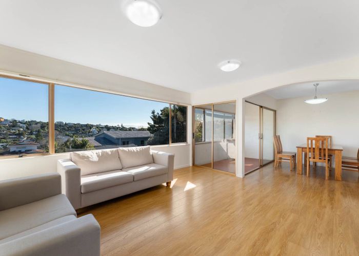  at 2/48 Mayfair Crescent, Mairangi Bay, North Shore City, Auckland