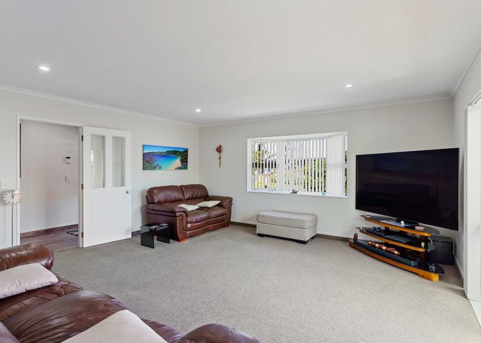  at 3 Te Ropata Place, Waikanae Beach, Waikanae