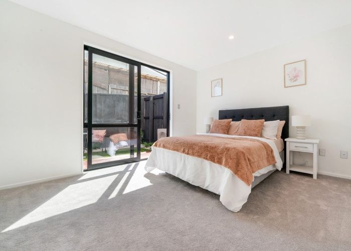  at 6/18 Sylvan Crescent, Te Atatu South, Waitakere City, Auckland