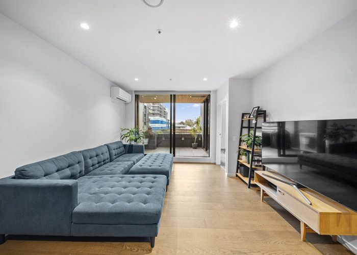  at 210/64 Victoria Street, Onehunga, Auckland City, Auckland